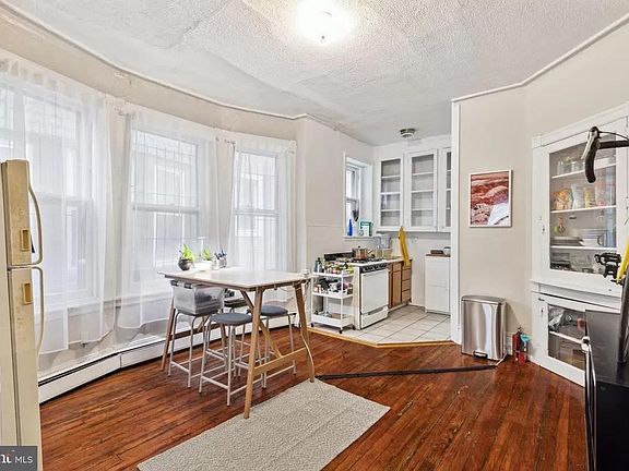 3rd image of 4819 Walton Ave Floor 1