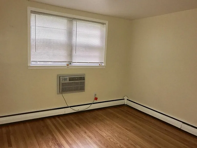 3024 W Queen Ln — Photo 10