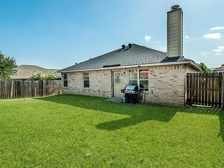 1214 Varacruz Dr — Photo 13
