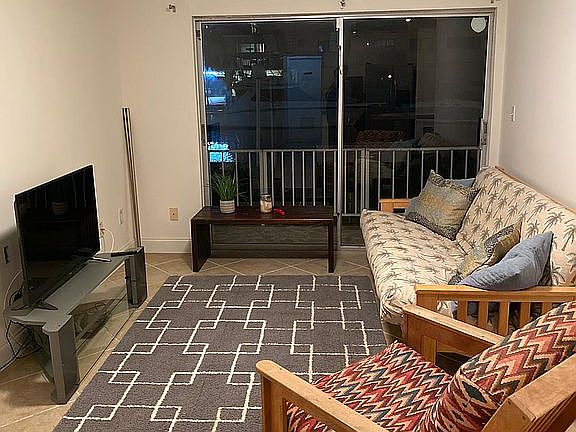 4th image of 3522 NE 171st St APT 102