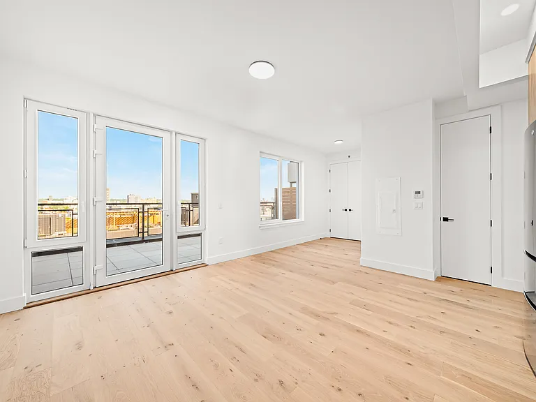 343 Himrod St #704 — Photo 3