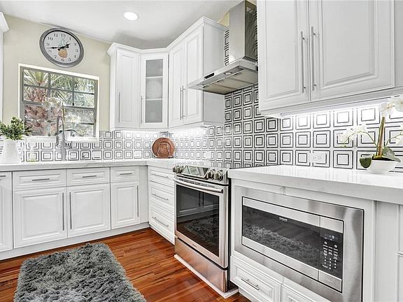 4th image of 7569 NW 17th Dr