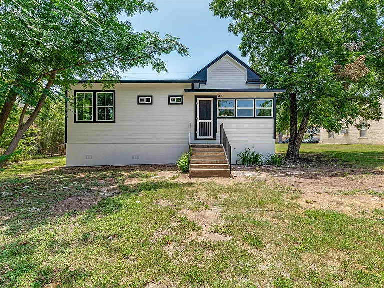 1159 San Bernard St — Photo 21