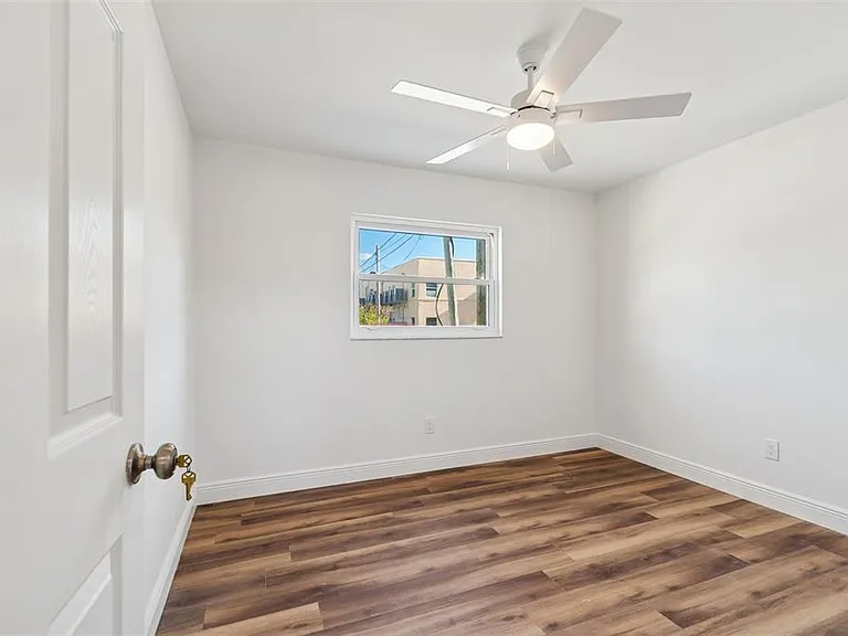 14919 N Bayshore Dr #1 — Photo 18