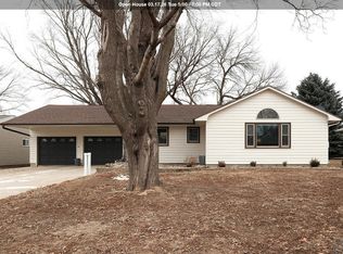 205 Pine St, Hospers, IA 51238