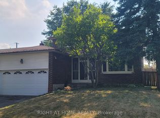 16 Portland Cres, Newmarket, ON L3Y 6A5