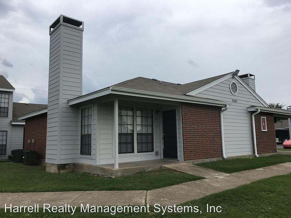 1st image of 225 Londonderry Dr APT 221