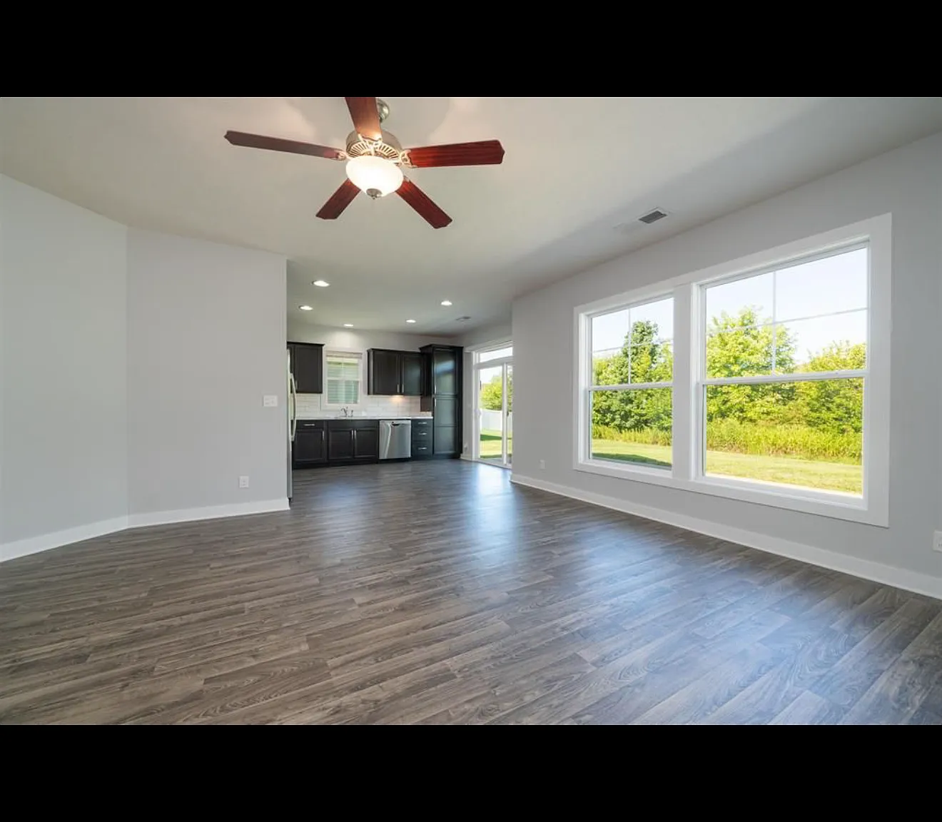 3 bed, 1194 sqft, $1,750 — Photo 2