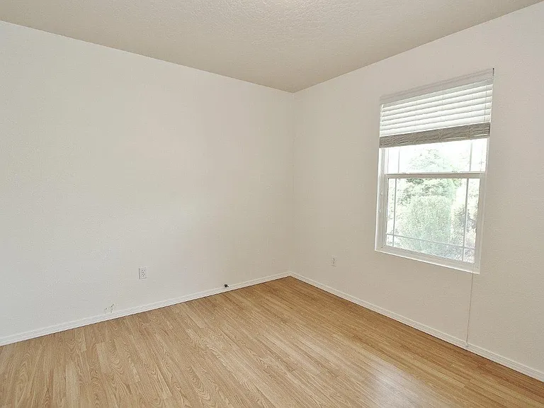 1208 N Cheshire Dr — Photo 12