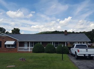 111 Sunset Dr, Rocky Mount, VA 24151