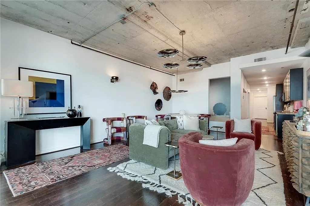 1 bed, 1.0 bath, 1282 sqft, $3,500 — Photo 3