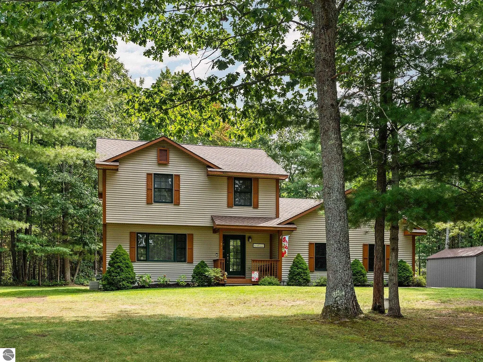 1599 White Oak Ln photo 1