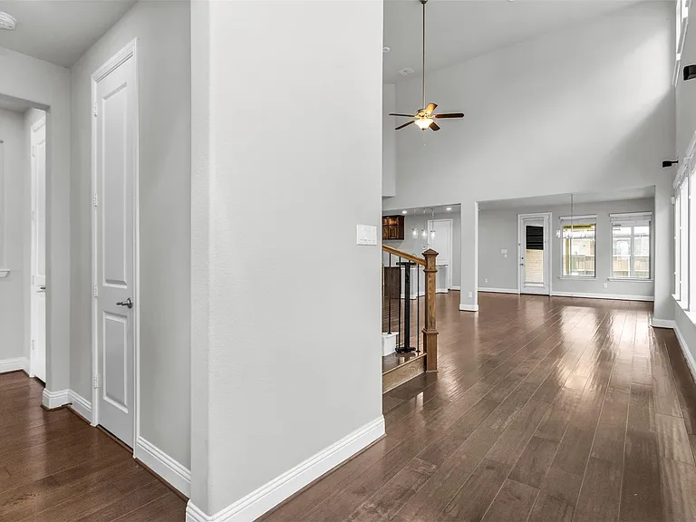 6333 Hall Rd #1 — Photo 23