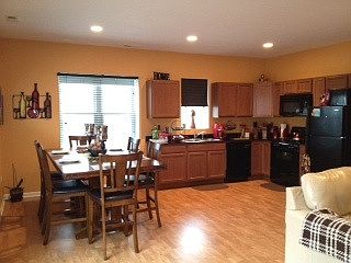 3rd image of 2843 N Natoma Ave Unit 102