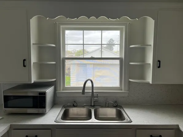 1137 Hovey St SW, Grand Rapids, MI 49504