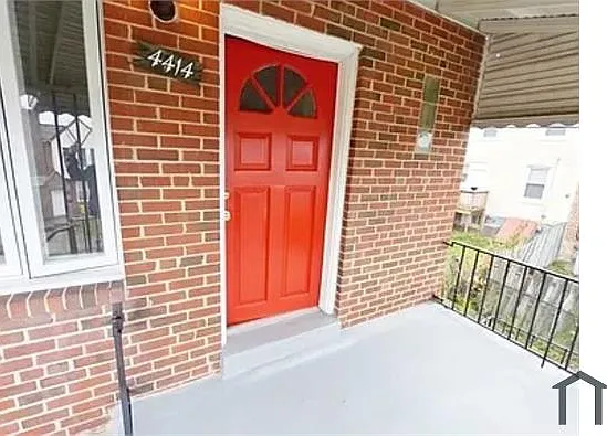 3 bed, $2,100 — Photo 4