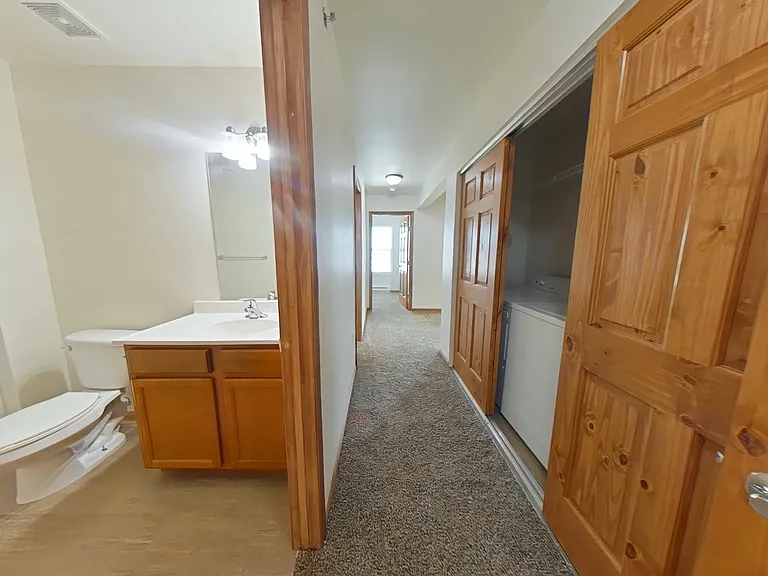 Eagle Point Apartments — Photo 24