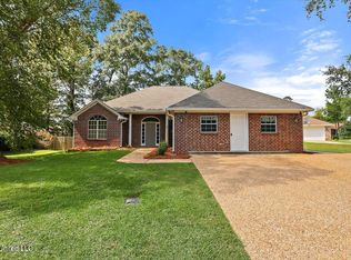 402 Green Tree Pl, Flowood, MS 39232