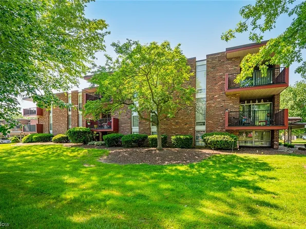2980 N River Rd NE APT E4, Warren, OH 44483