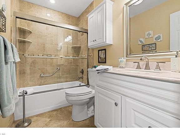 3rd image of 5228 Gale Dr
