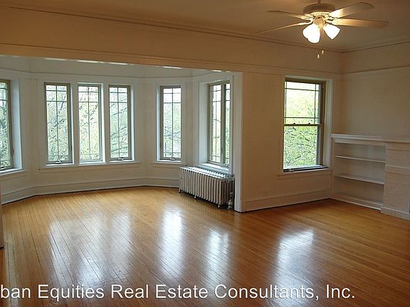 3rd image of 1702 W Touhy Ave #2