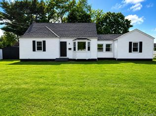 392 3rd Avenue, Bayport, NY 11705