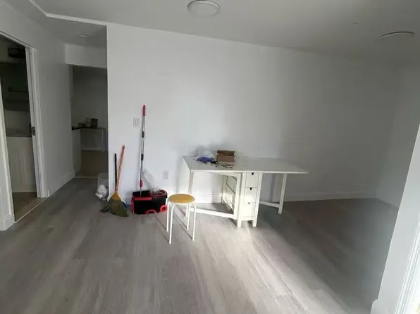 4324 Robinson St, Flushing, NY