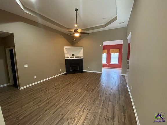 3rd image of 104 Village Walk