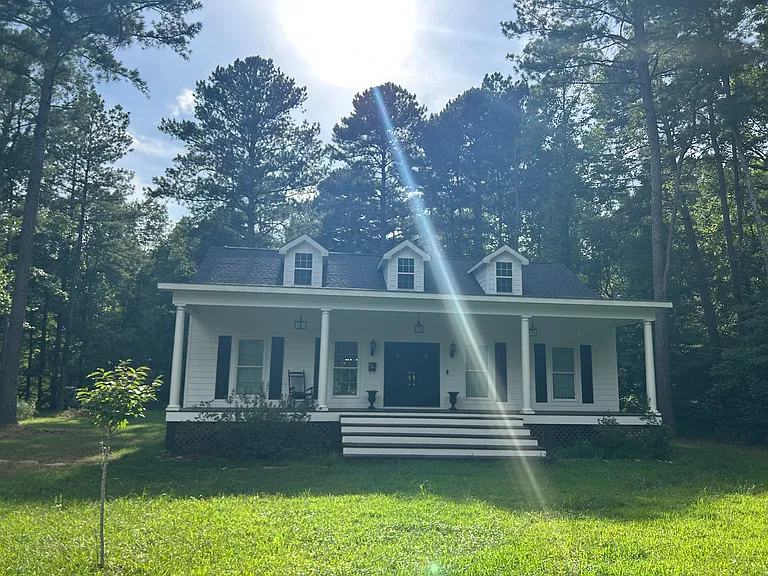 191 Forrest Dr SW — Photo 1