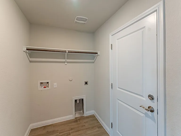 8209 McKamy Dr — Photo 10