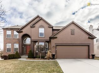 15875 S Fox Ridge Ct, Olathe, KS 66062