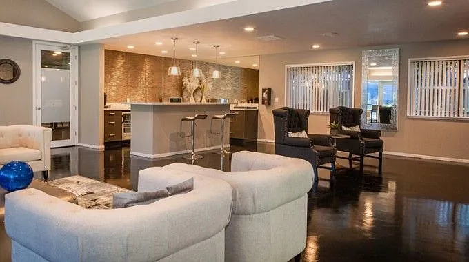 Mosaic Apartments — Photo 7