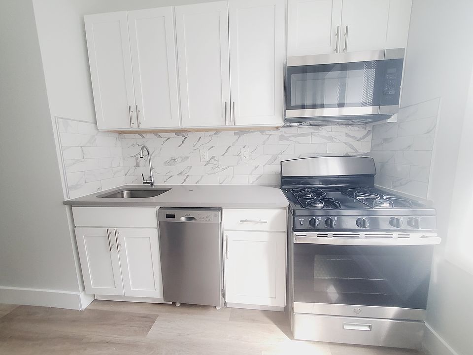 1st image of 158 Bergen Ave #40