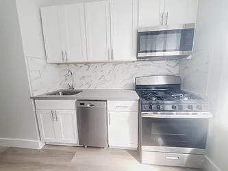 158 Bergen Avenue, #40