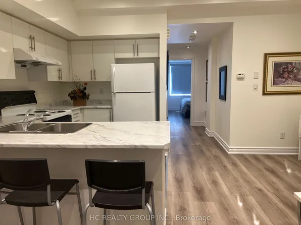 15 Eaton Park Ln #26, Toronto, ON M1W 0A5