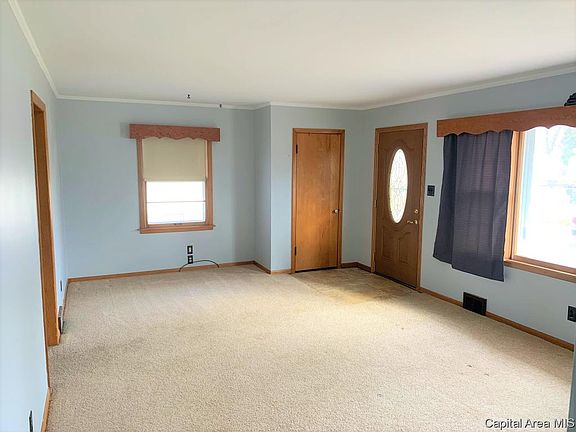 3rd image of 1932 Robertson Ave