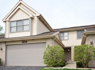 712 N Walden Dr, Palatine, IL 60067