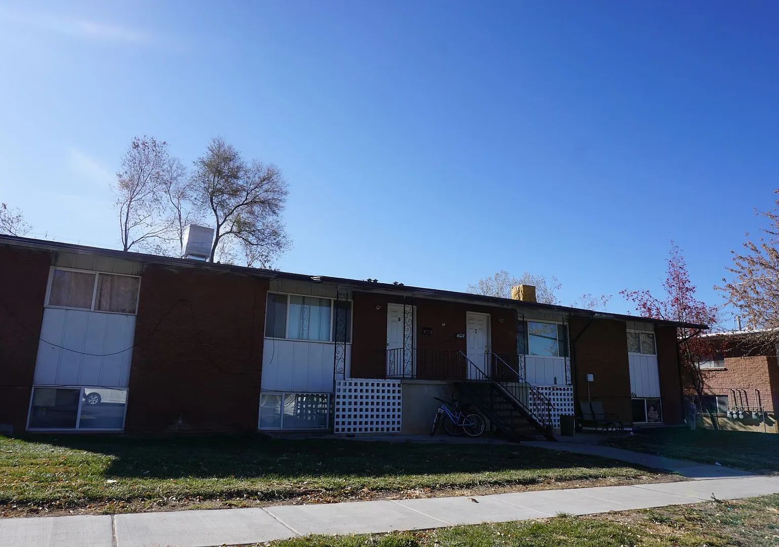 117 w 250 N 4plex — Photo 2