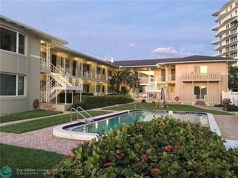 2nd image of 623 Bayshore Dr #10