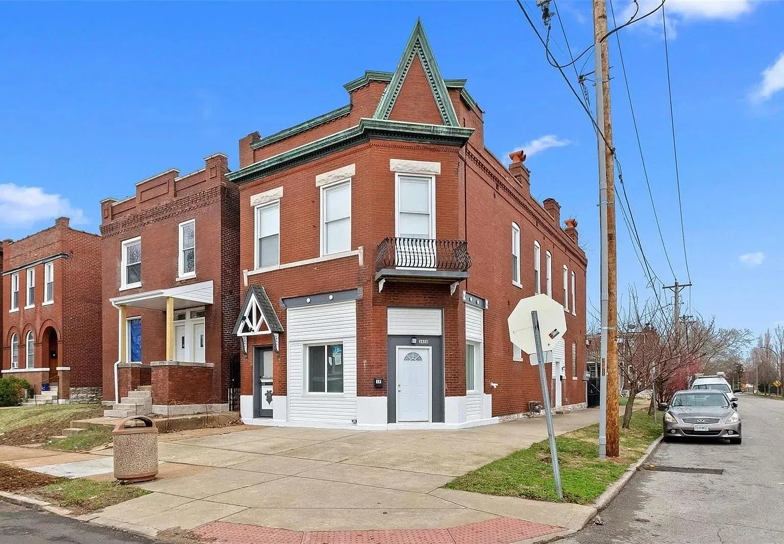 2 bed, $1,100 — Photo 1