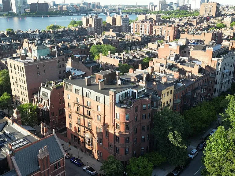 239 Commonwealth Ave #10 — Photo 11