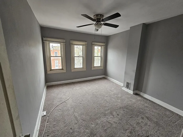 1111 W Hamburg St — Photo 10