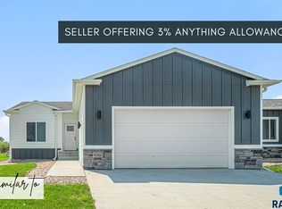 5525 S Spirea Ave, Sioux Falls, SD 57108