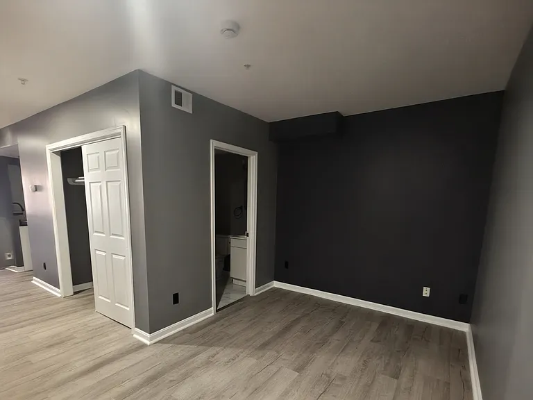 514 Saint Paul Pl #D — Photo 5