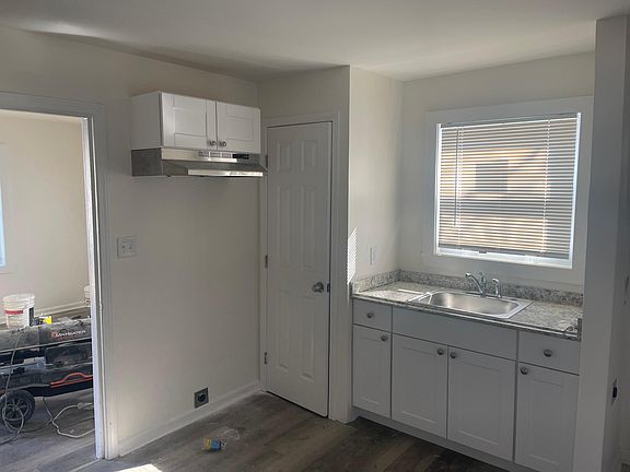 3rd image of 402 E 7th St #1-2-3