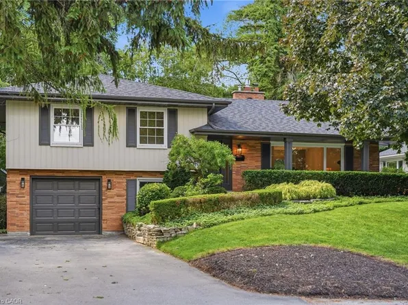 571 Leonard Ct, Burlington, ON L7T 2P4