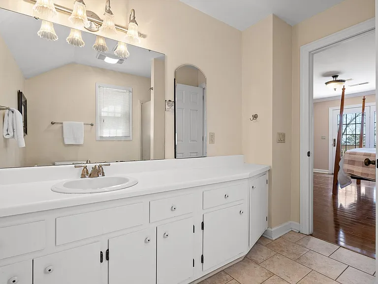 565 Winterview Ln — Photo 43