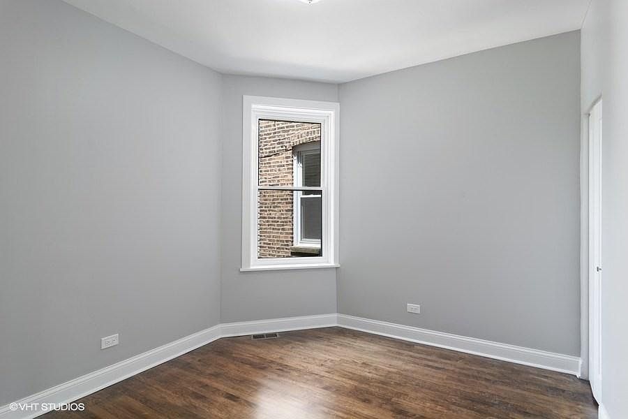 2nd image of 2116 N Avers Ave