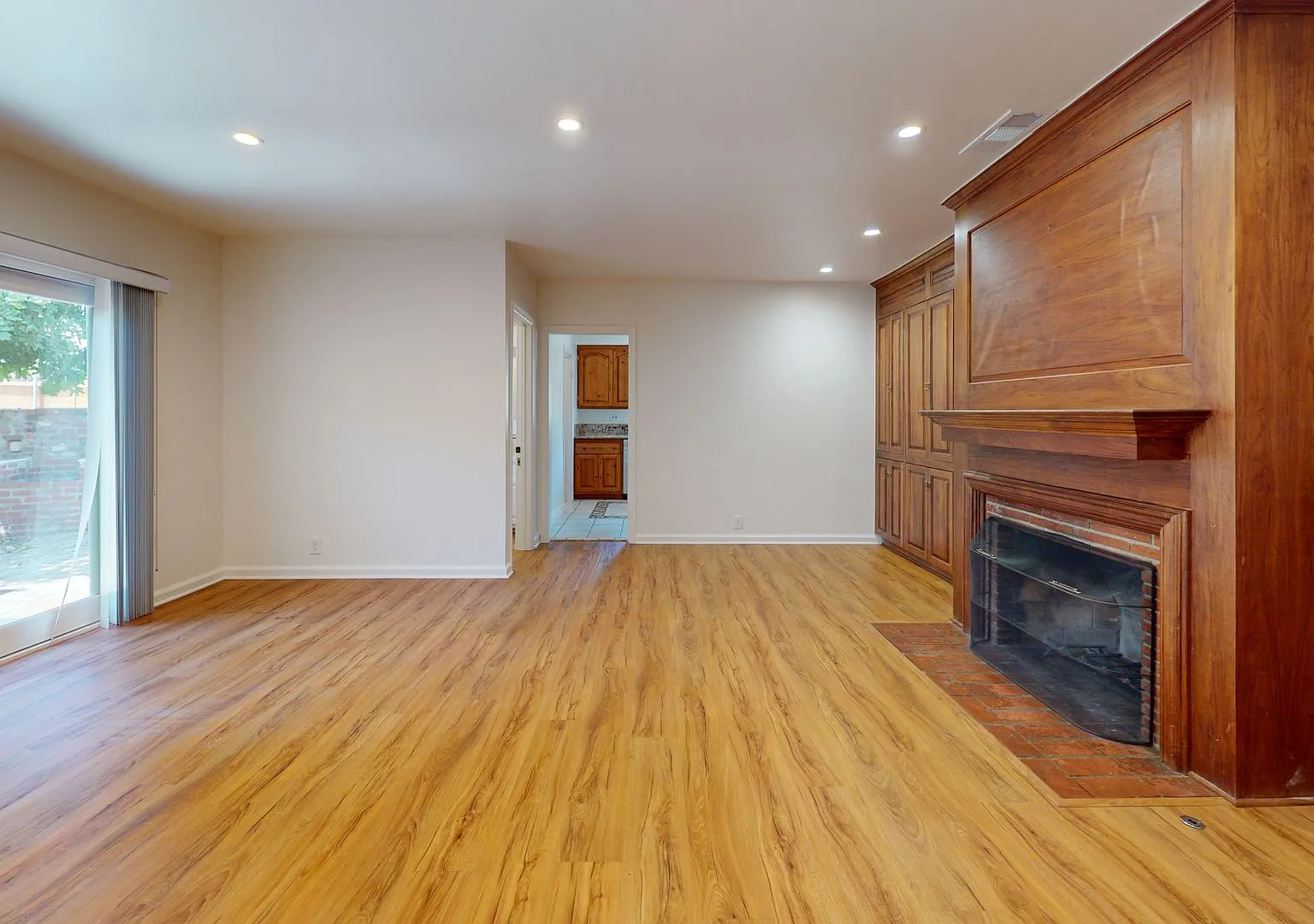 Large Altadena Foothills Home for Rent! 4 Bedrooms, 4 Bathrooms, Washer & Dryer and Central AC, L... — Photo 2