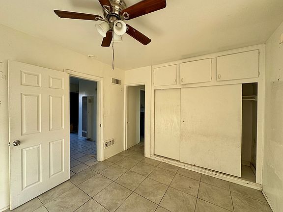 3rd image of 549-553 S Linden St #585-553